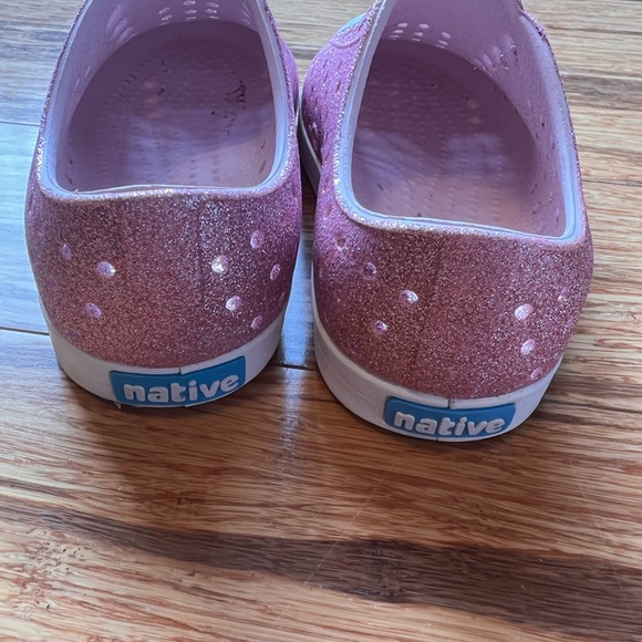 Native Jefferson Bling Glitter Sparkling Pink Perforated Slip-Ons - Picture 4 of 5